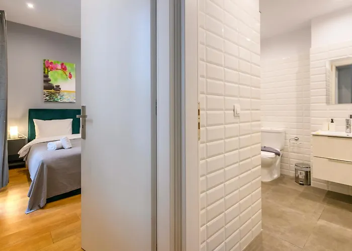 Athenian Center Apartments