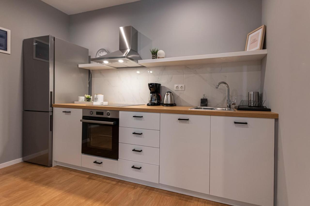 Athenian Center Apartament *