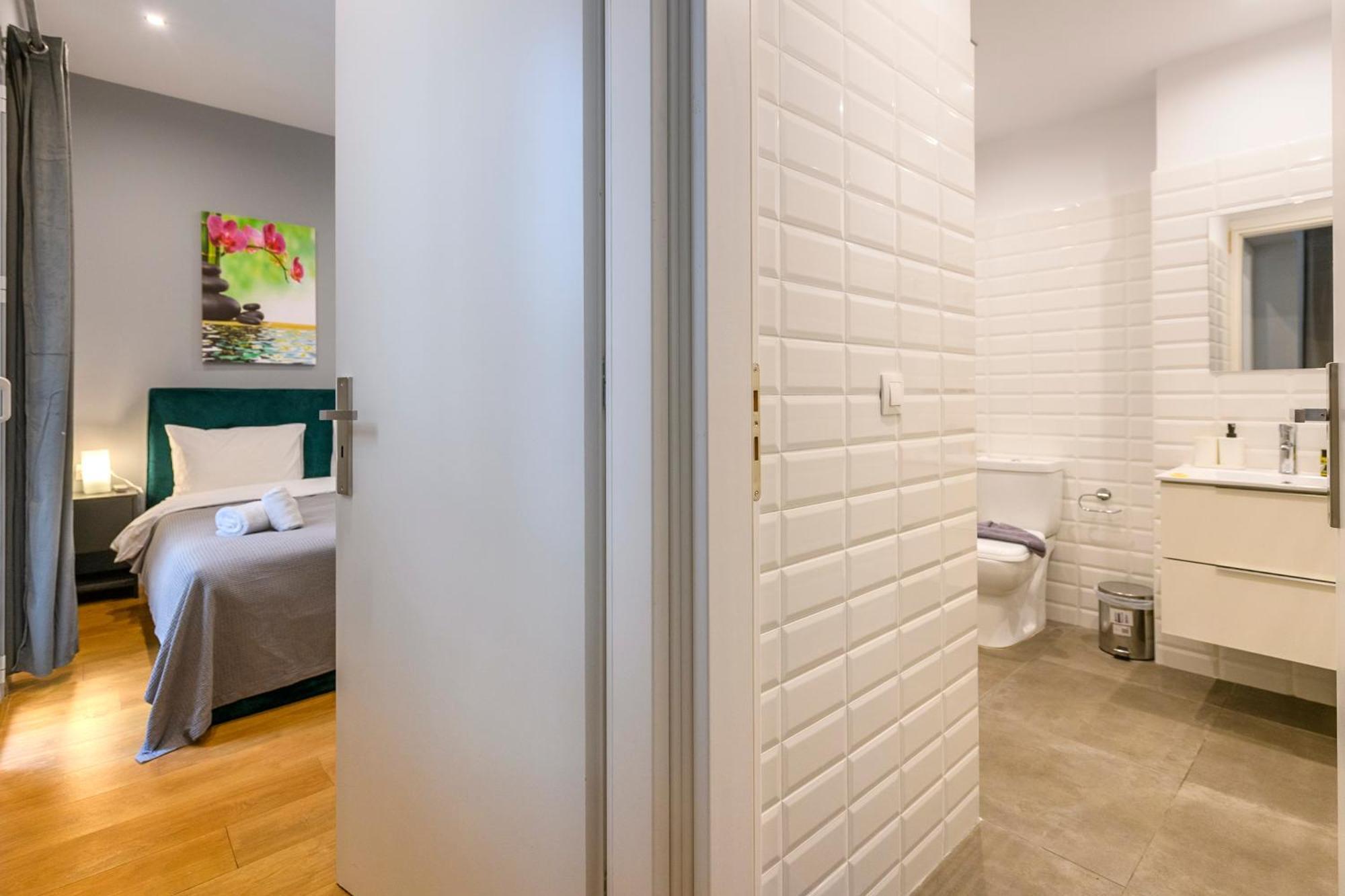 Athenian Center Apartament *